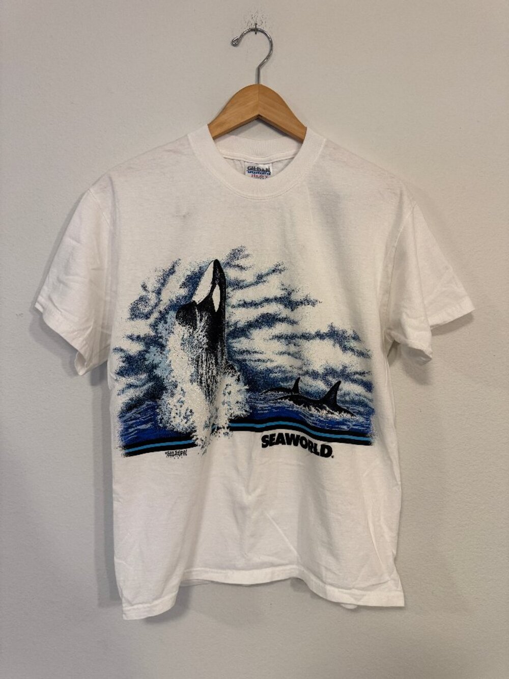 Vintage SeaWorld 1989 Orca Killer Whale Glitter T-Shirt Gildan M